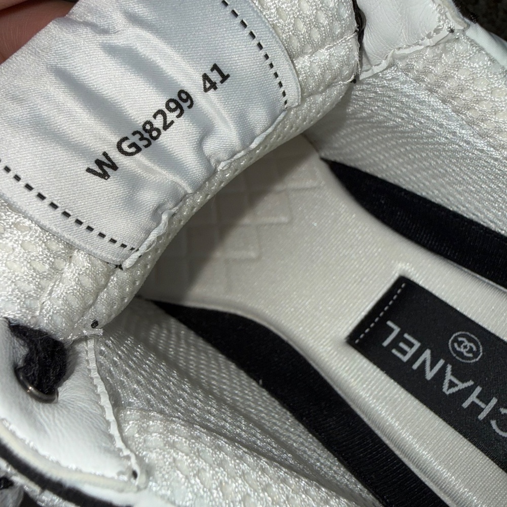 CHANEL Mesh, Suede Calfskin & Grained Calfskin sneakers in black and whitE - Picture 5 of 5